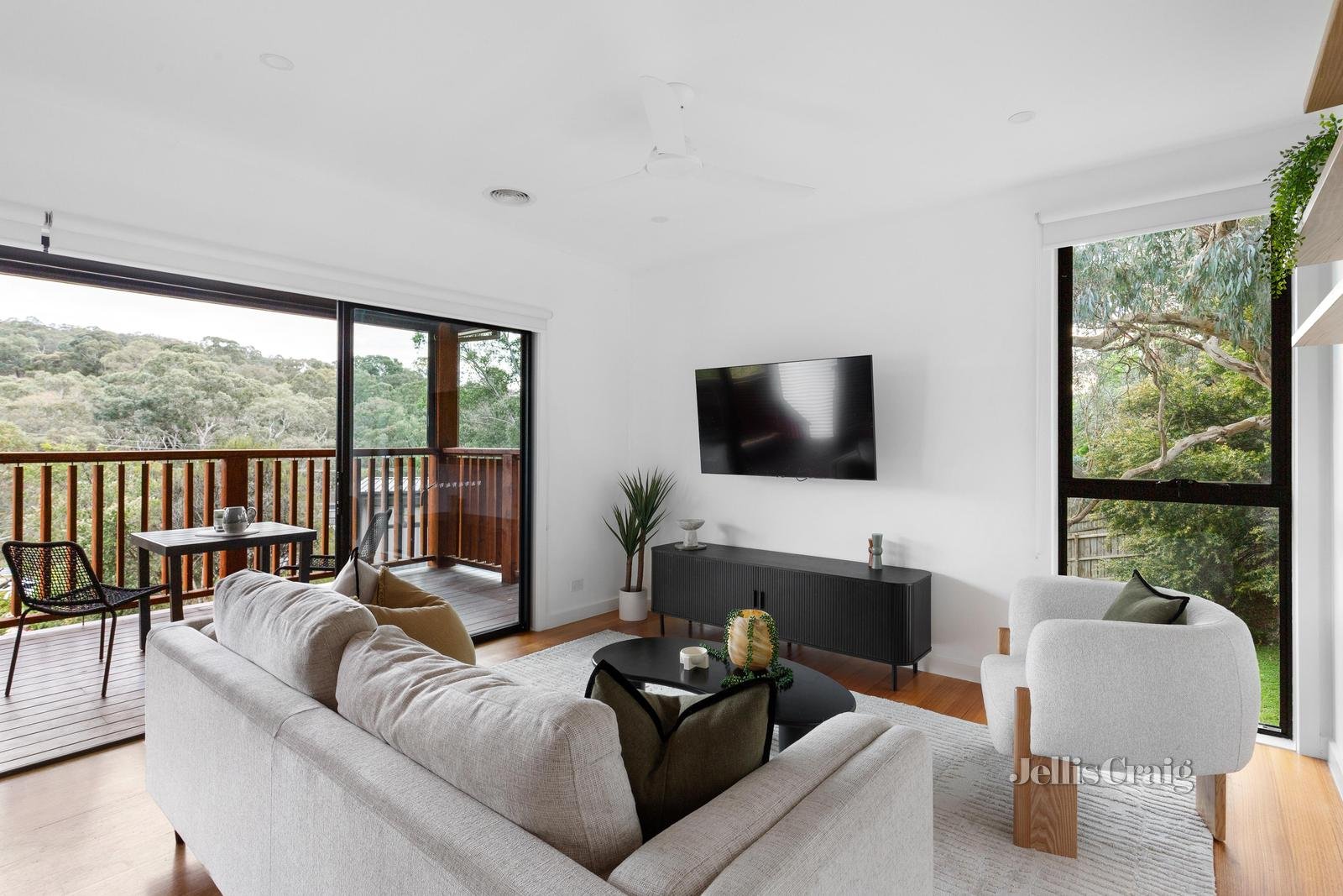 2/41 Cherry Tree Road, Hurstbridge image 5