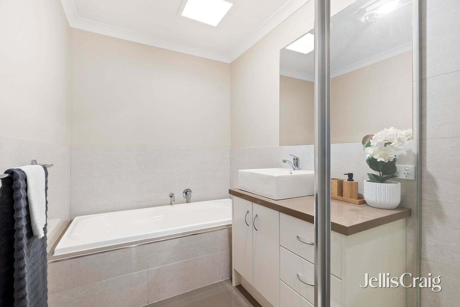 2/41 John Street, Templestowe Lower image 8