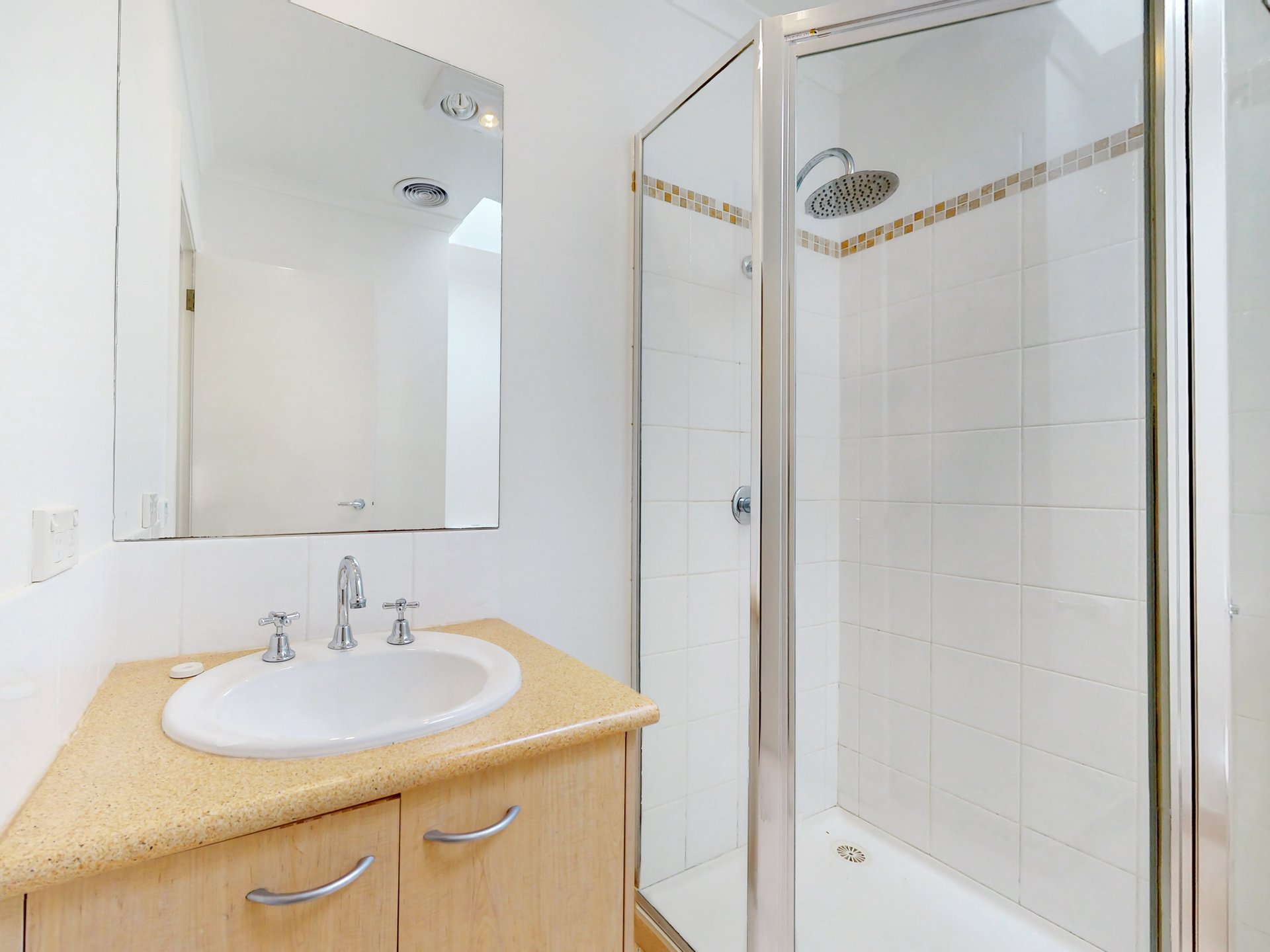 2 / 41 Montclair Avenue BRIGHTON