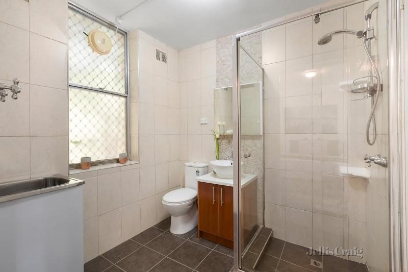 2/41 Morang Road, Hawthorn image 5