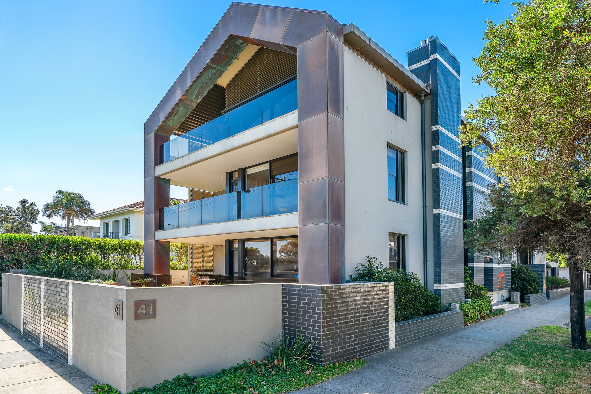 Property Gallery Thumbnail 3