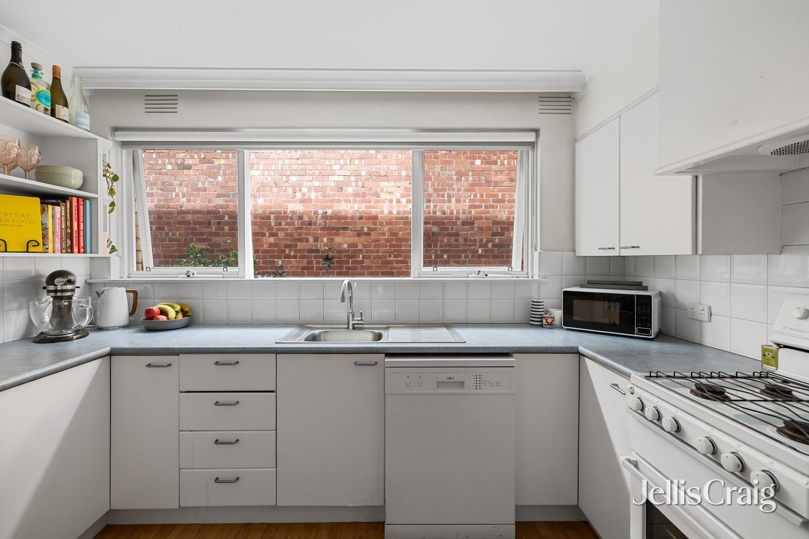 2/41 Park Street, South Yarra image 4