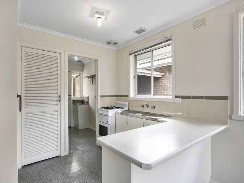 2/41 Pine Crescent, Boronia image 2