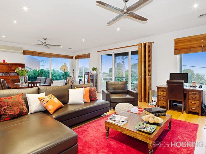 241 The Boulevard, Port Melbourne image 3