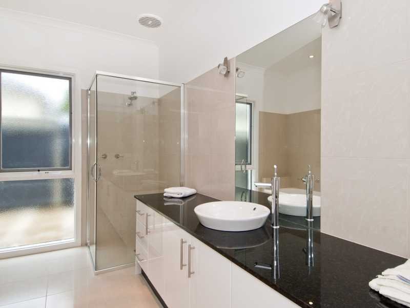 2/41 Wellington Street, Geelong West image 4
