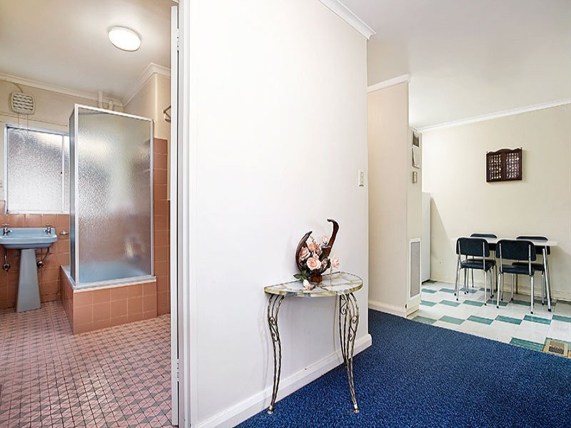 2/41 Zetland Road, Mont Albert image 6