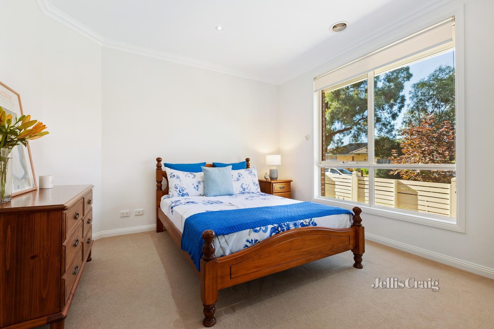 2/410 Springvale Road, Glen Waverley image 5