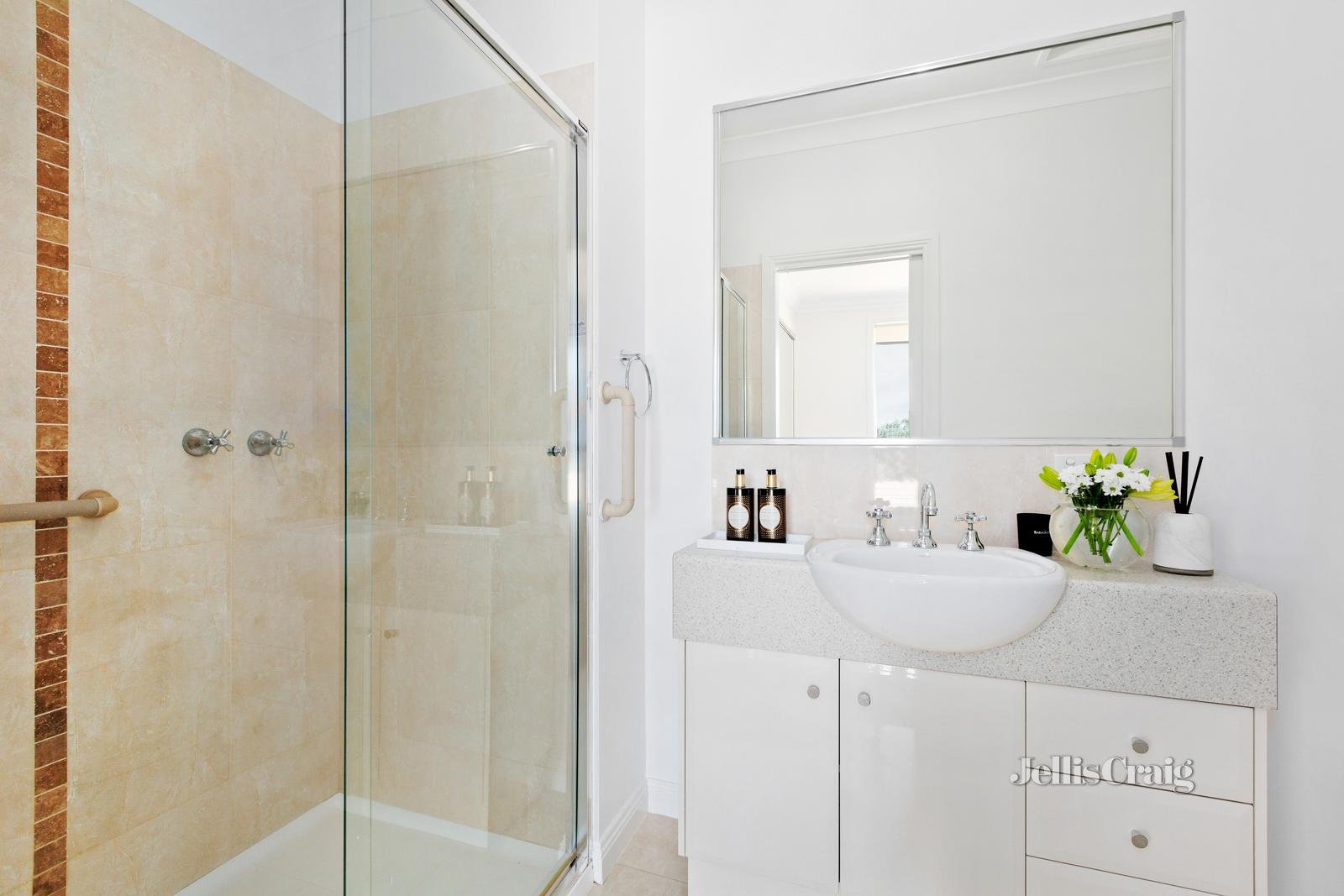 2/410 Springvale Road, Glen Waverley image 6