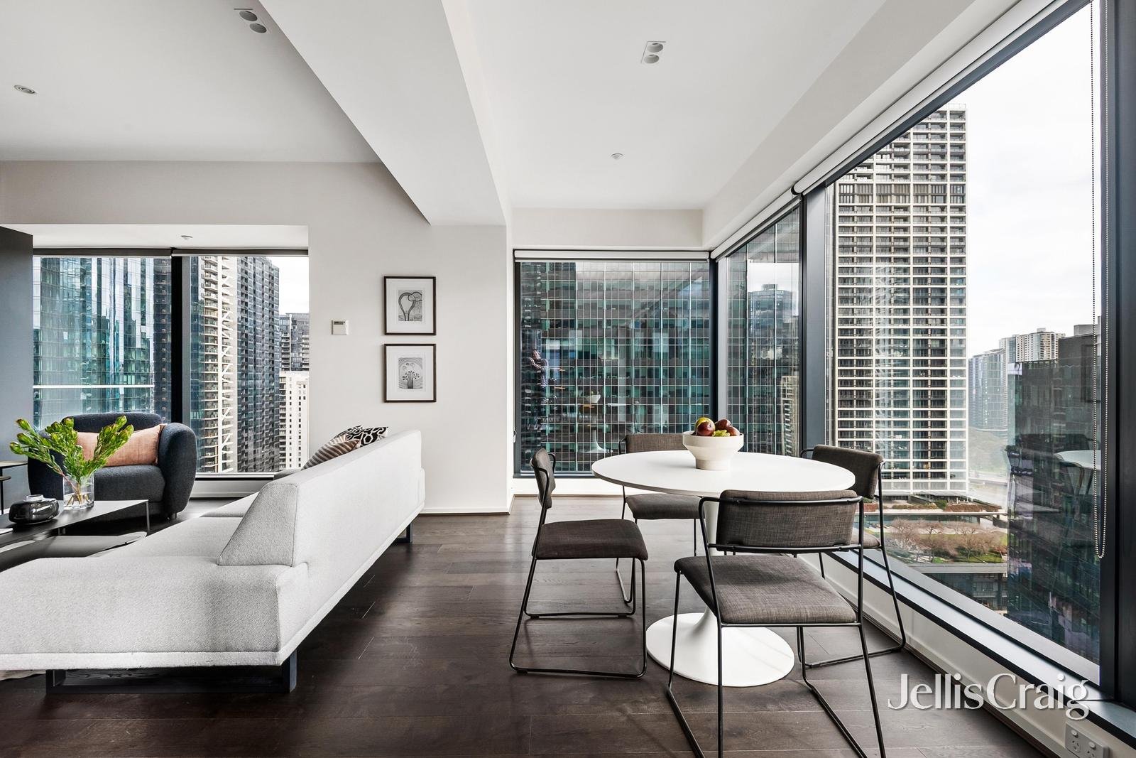 2410/7 Riverside Quay, Southbank image 2