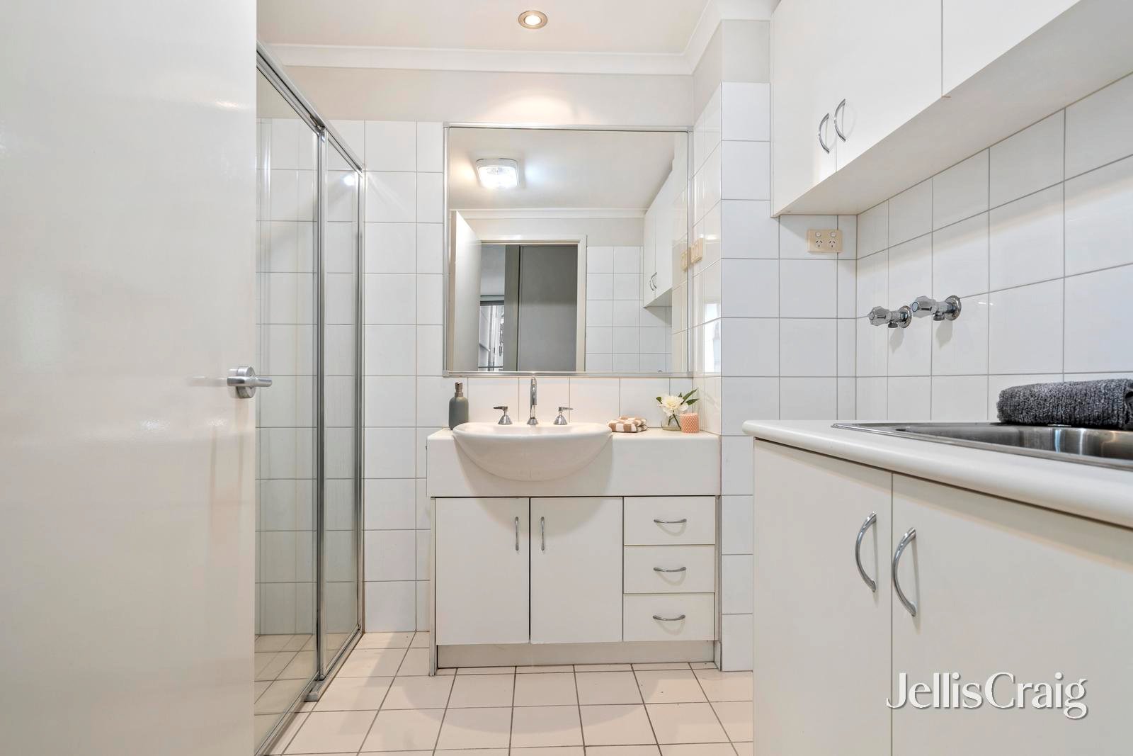 24/16-18 Barkly Place, Carlton image 7
