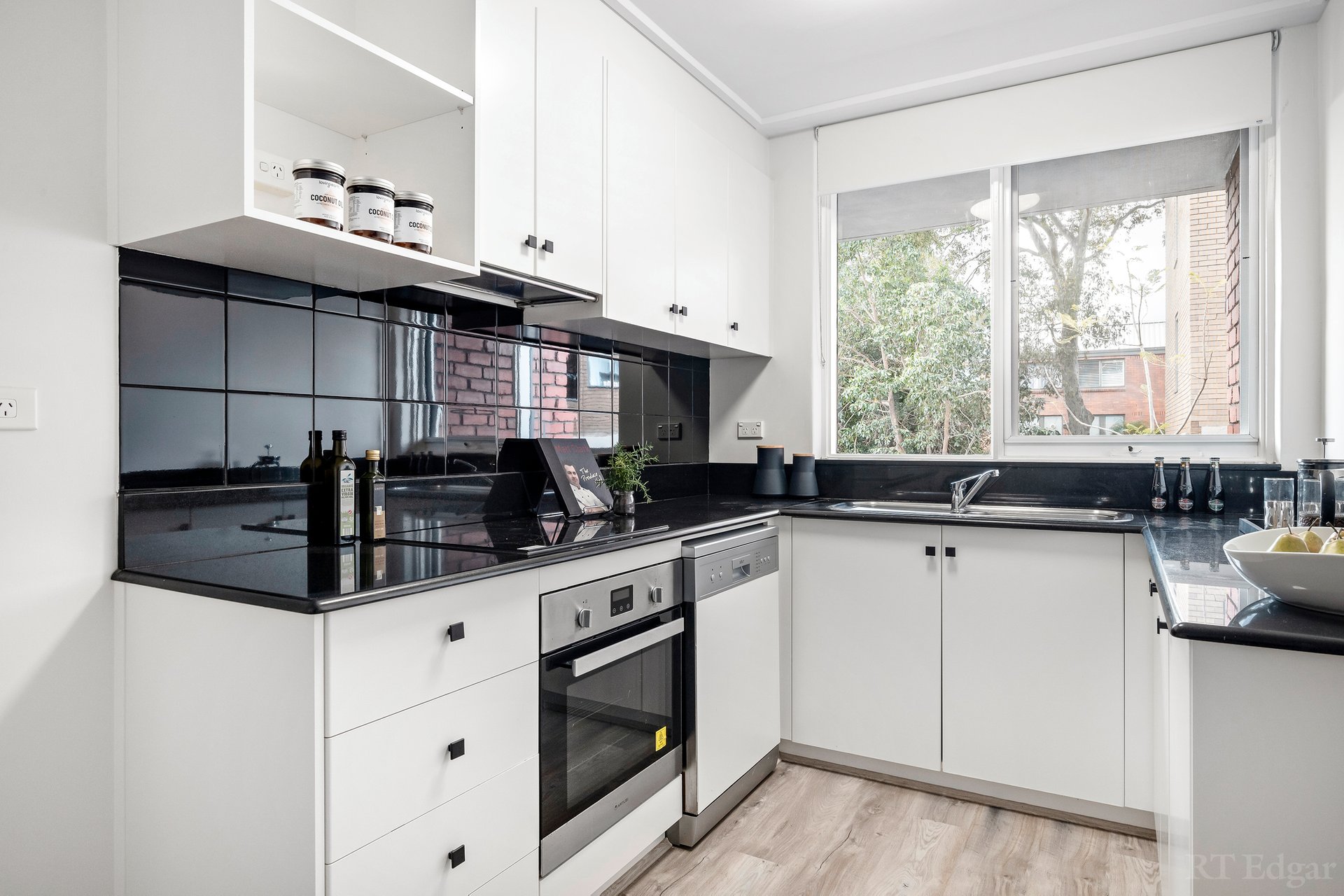 Property Gallery Thumbnail 3