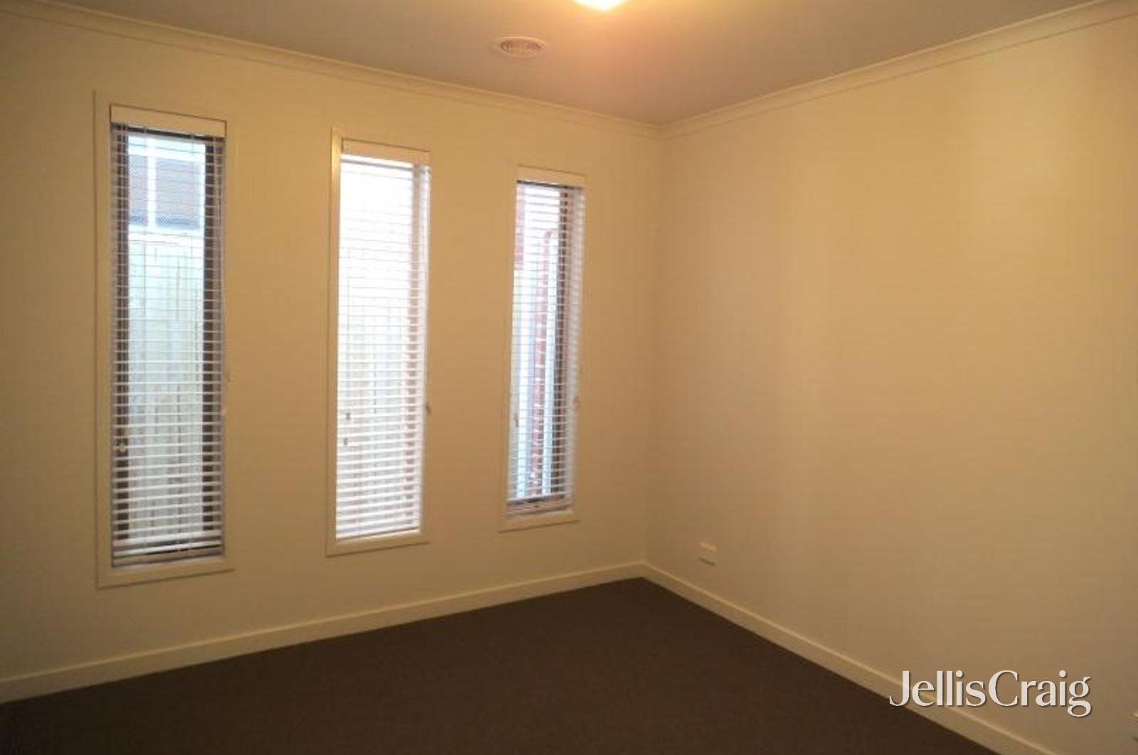 2/41A Durham Street, Newington image 7