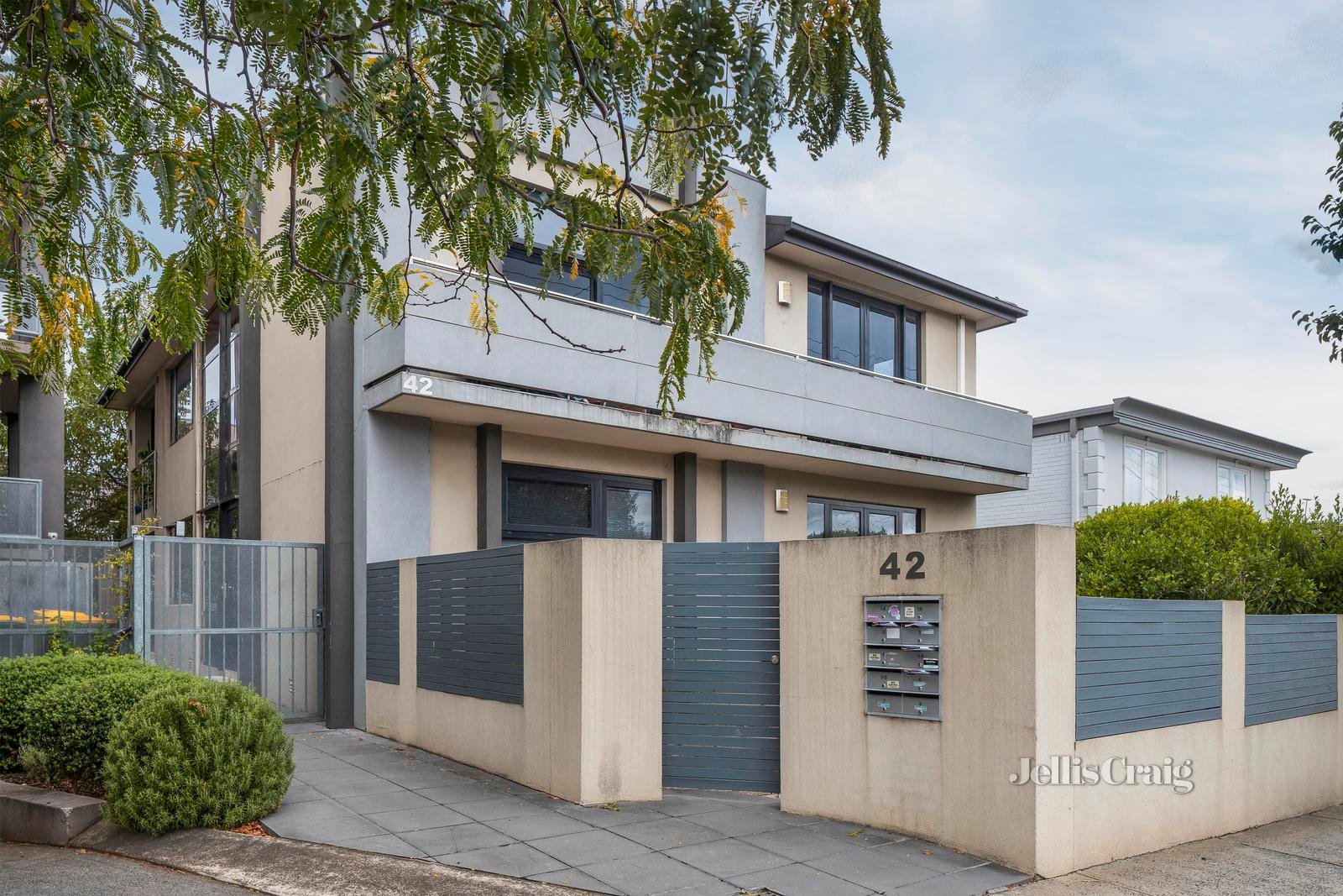 2/42-44 Clarendon Street, Thornbury image 1