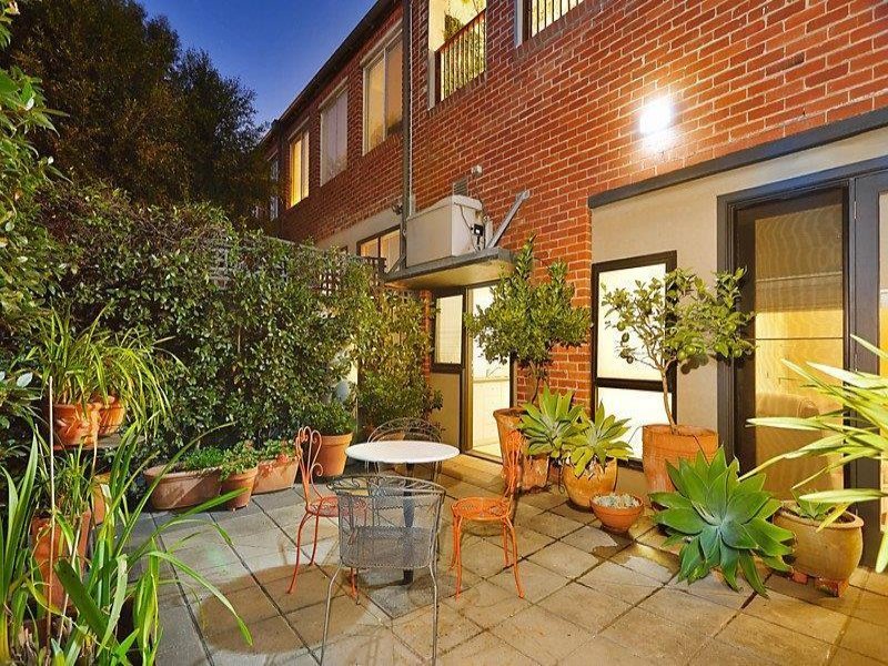 242 Adderley Street, West Melbourne image 6