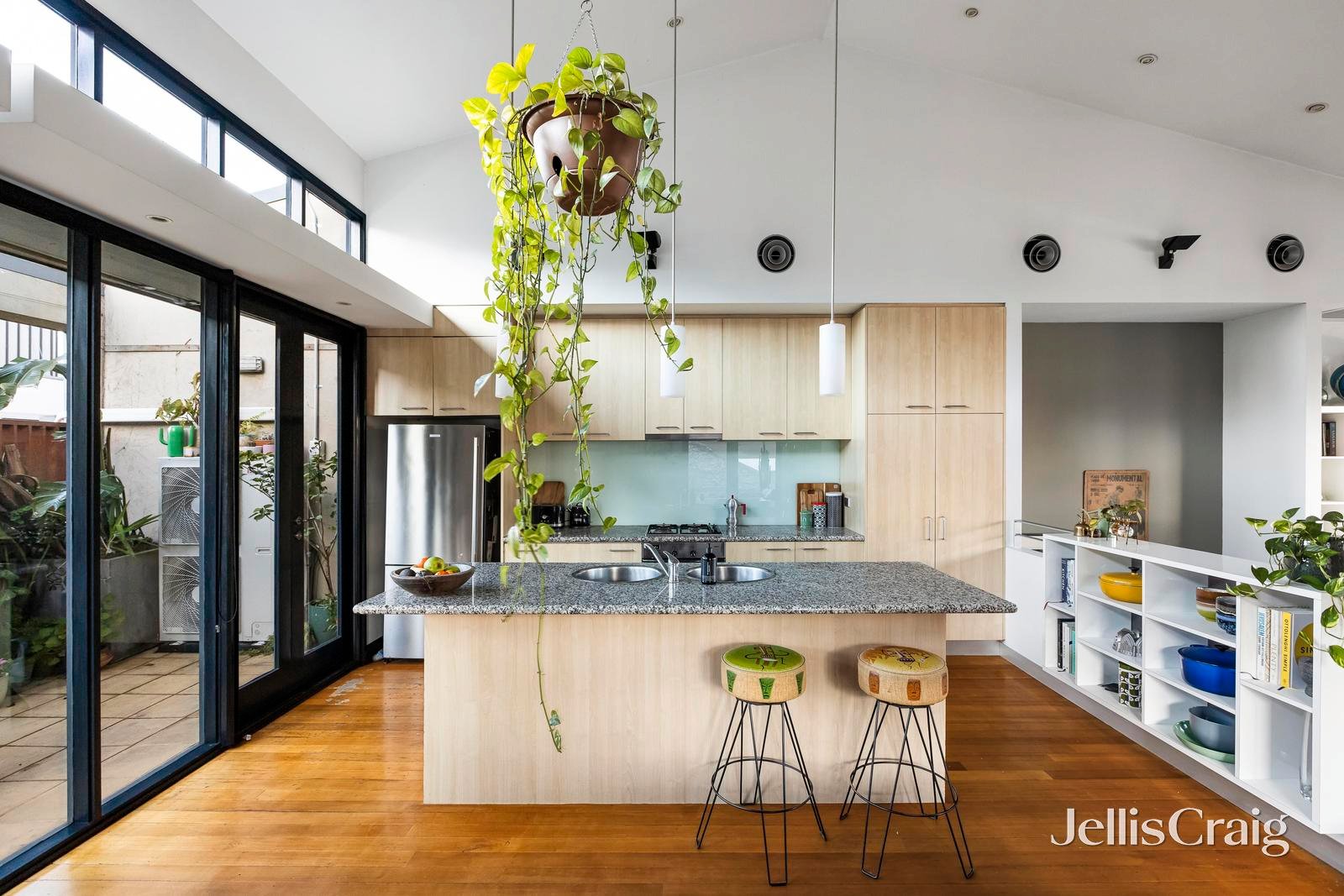 242 Adderley Street, West Melbourne image 3