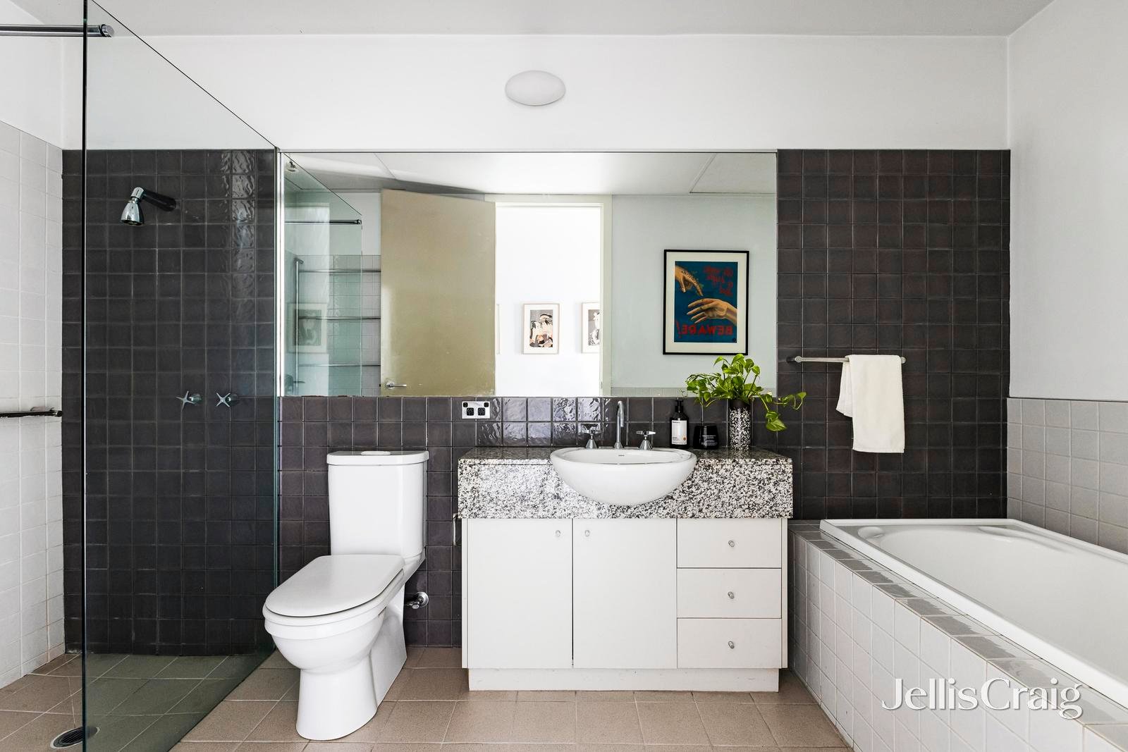 242 Adderley Street, West Melbourne image 5