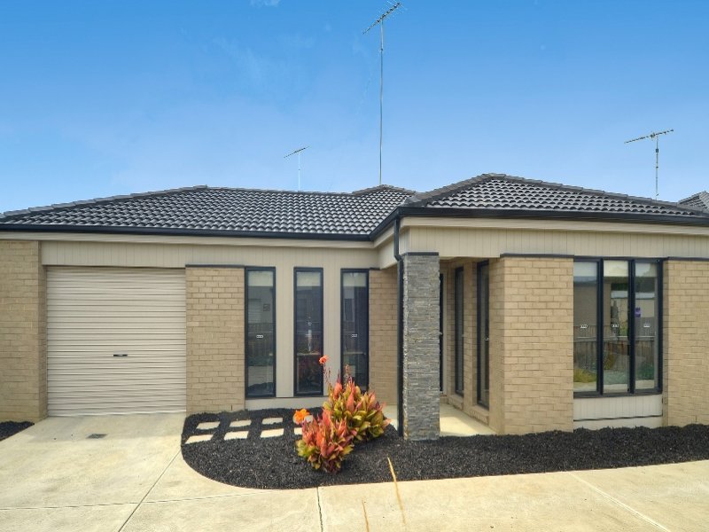 2/42 Benita Place, Leopold image 1
