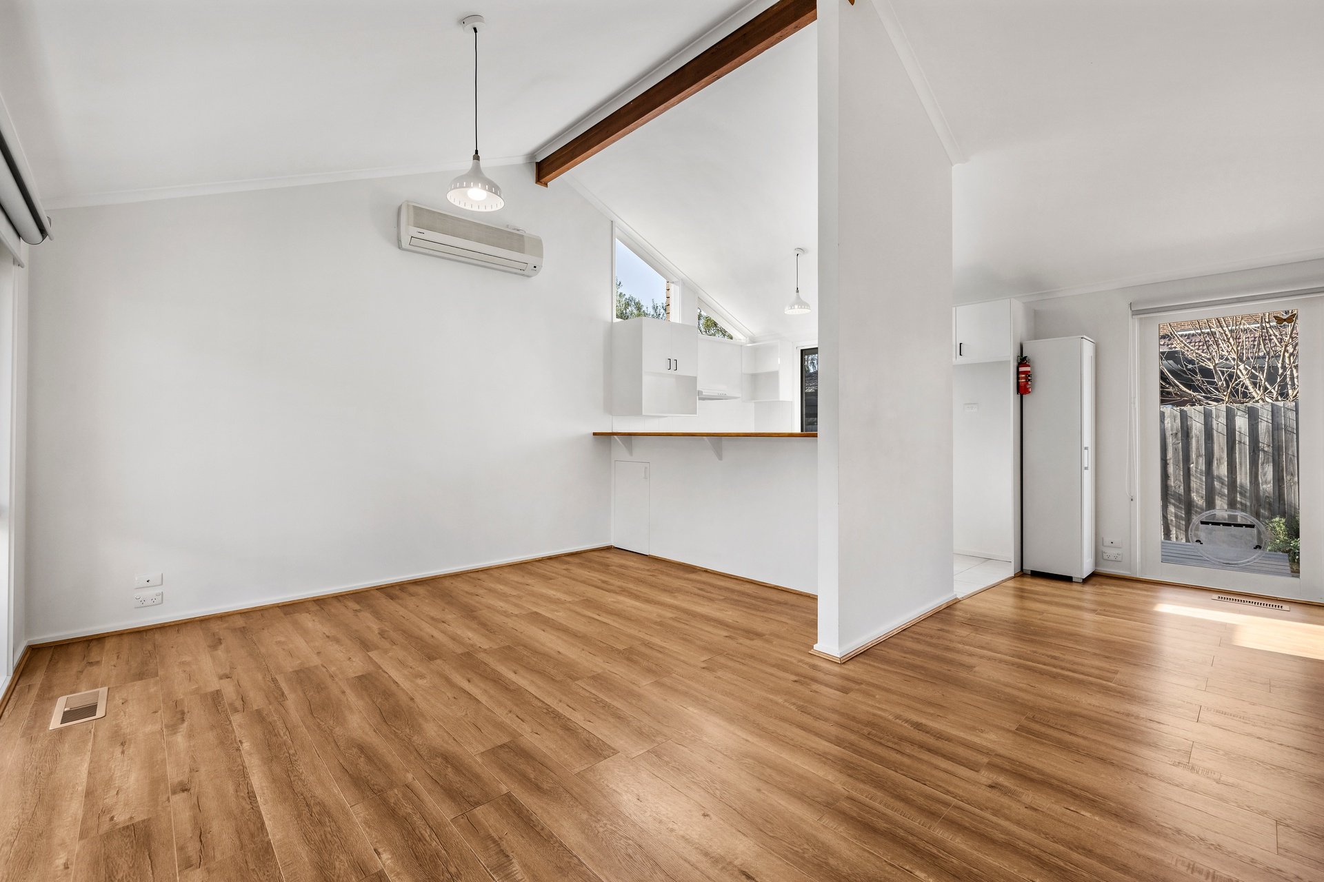2/42 Carrathool Street, Bulleen image 2