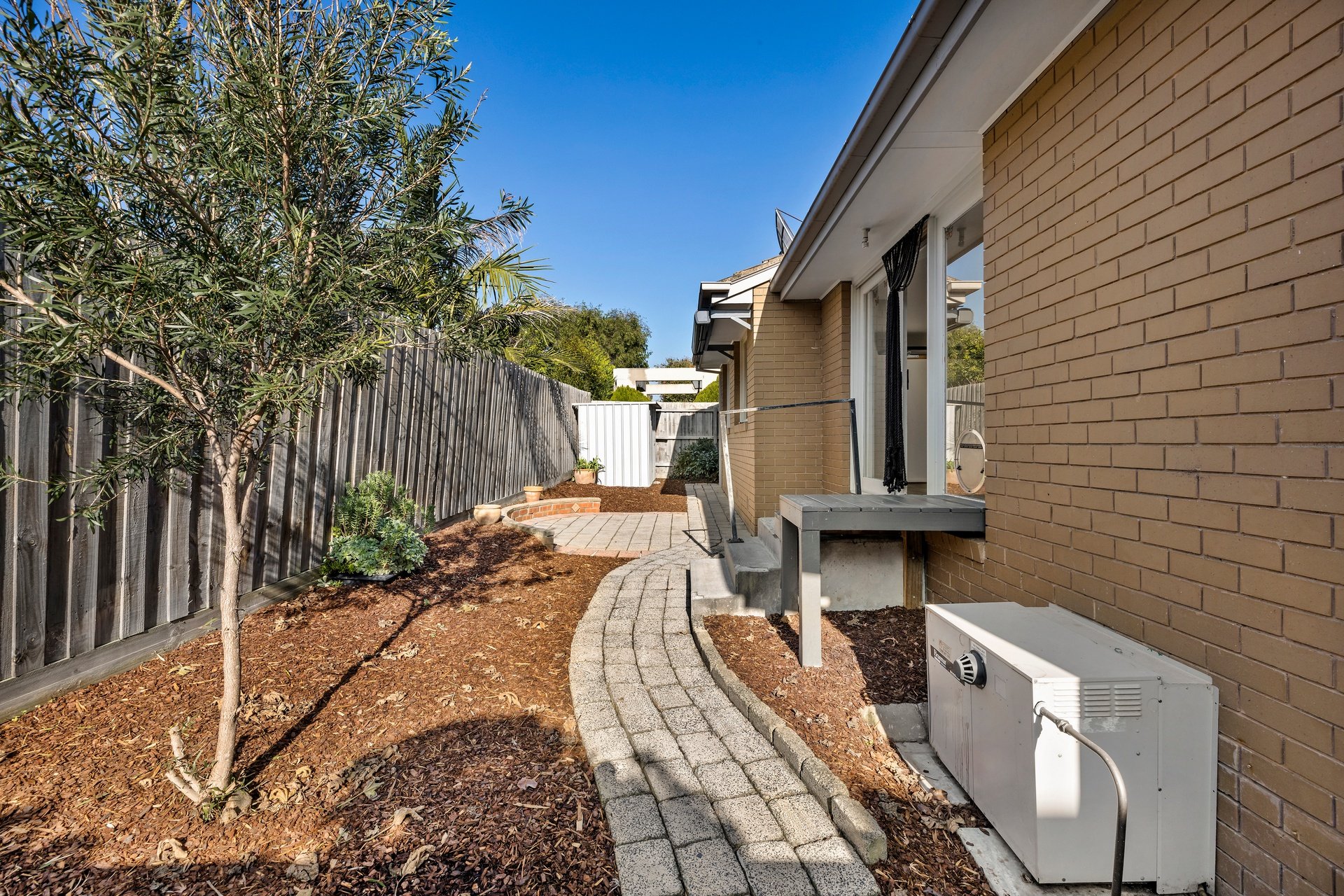 2/42 Carrathool Street, Bulleen image 10