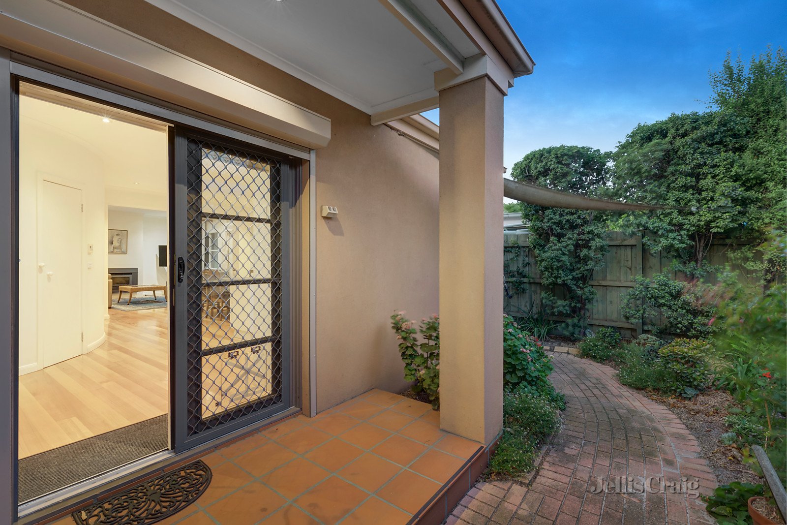 2/42 Chesterville Road, Cheltenham image 8