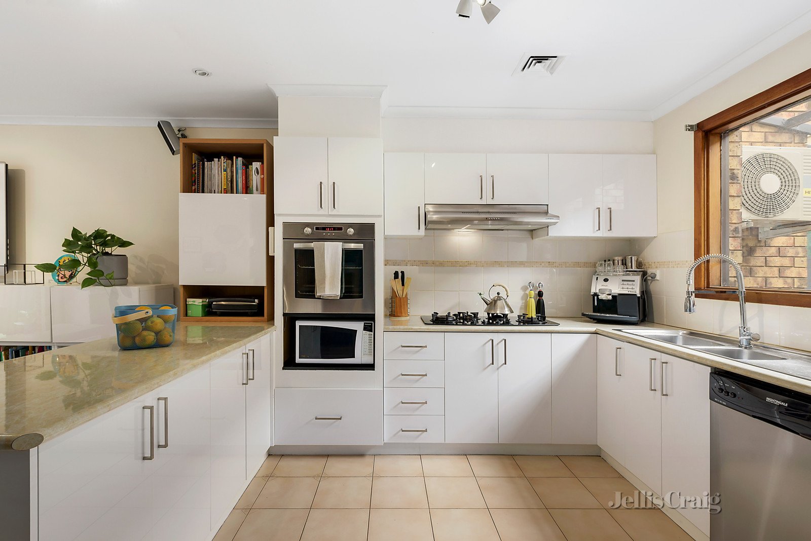 2/42 Donald Street, Brunswick image 3