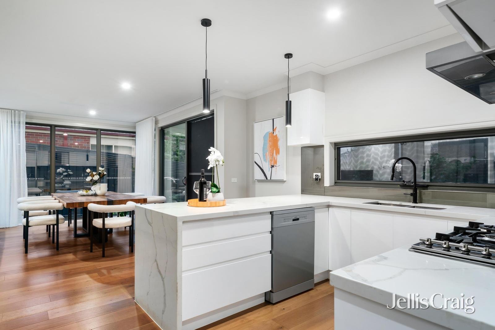 2/42 Linlithgow Street, Mitcham image 3