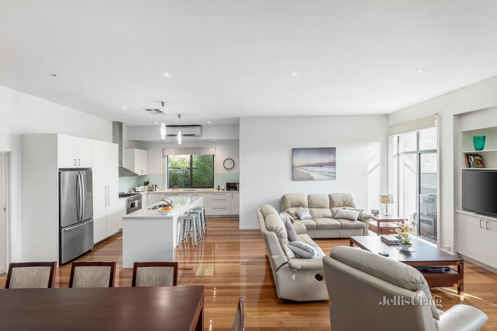 2/42 Newton Street, Surrey Hills image 6