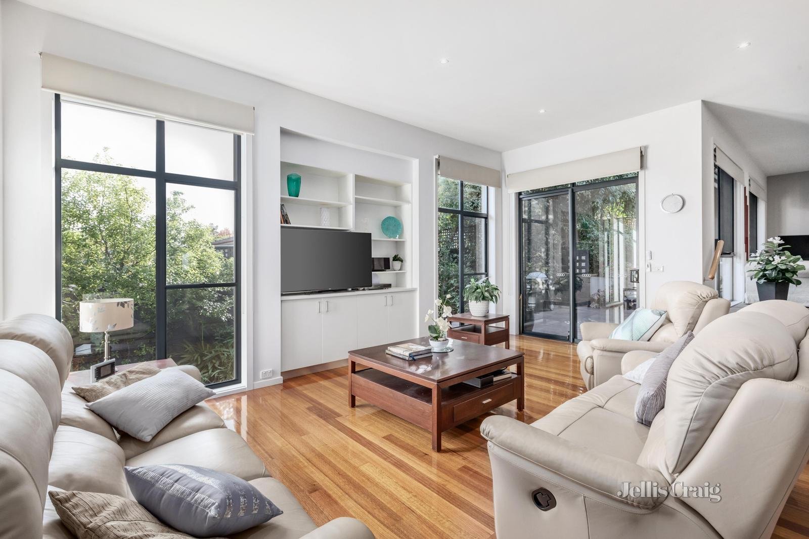 2/42 Newton Street, Surrey Hills image 7