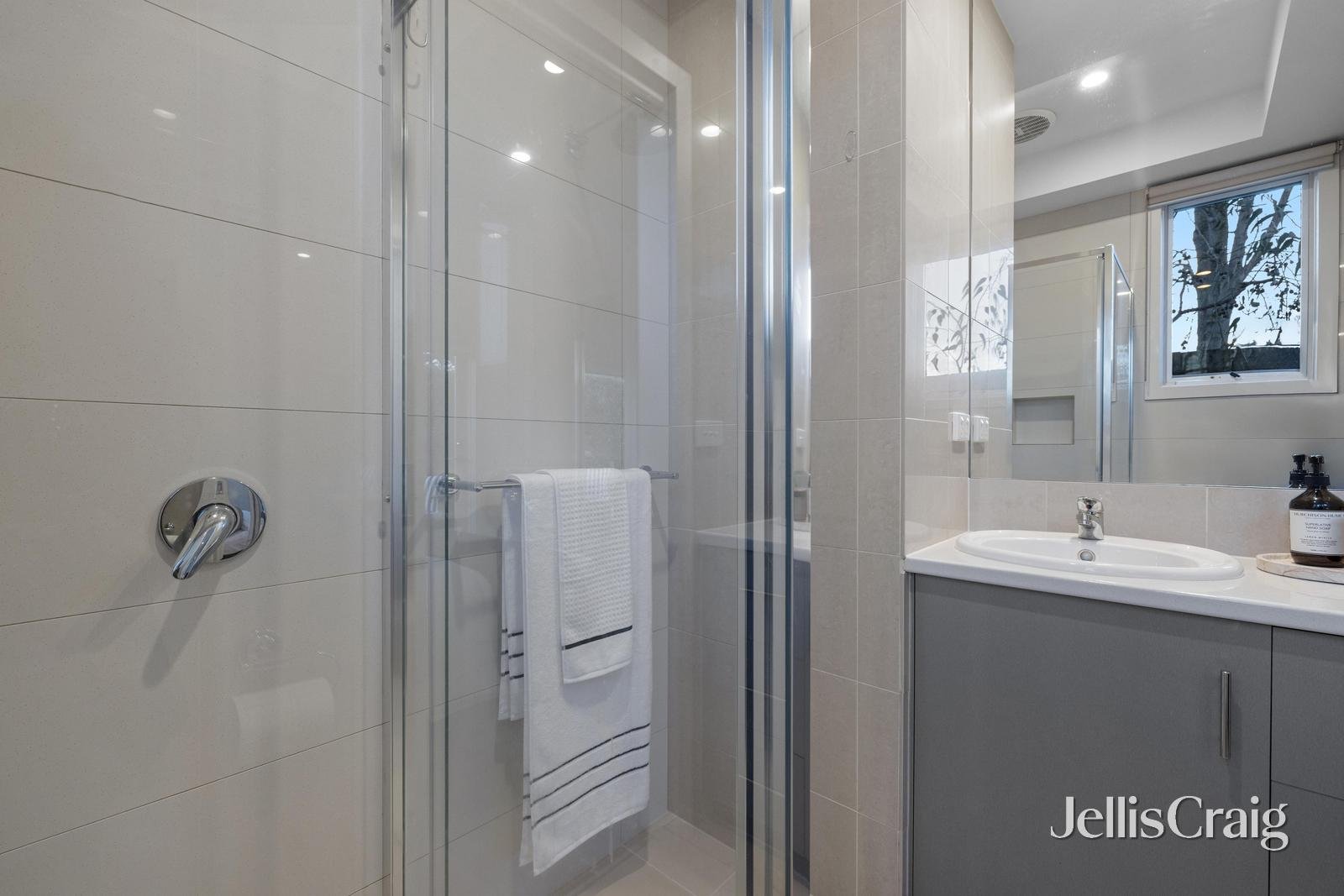 2/42 Owen Street, Mitcham image 6