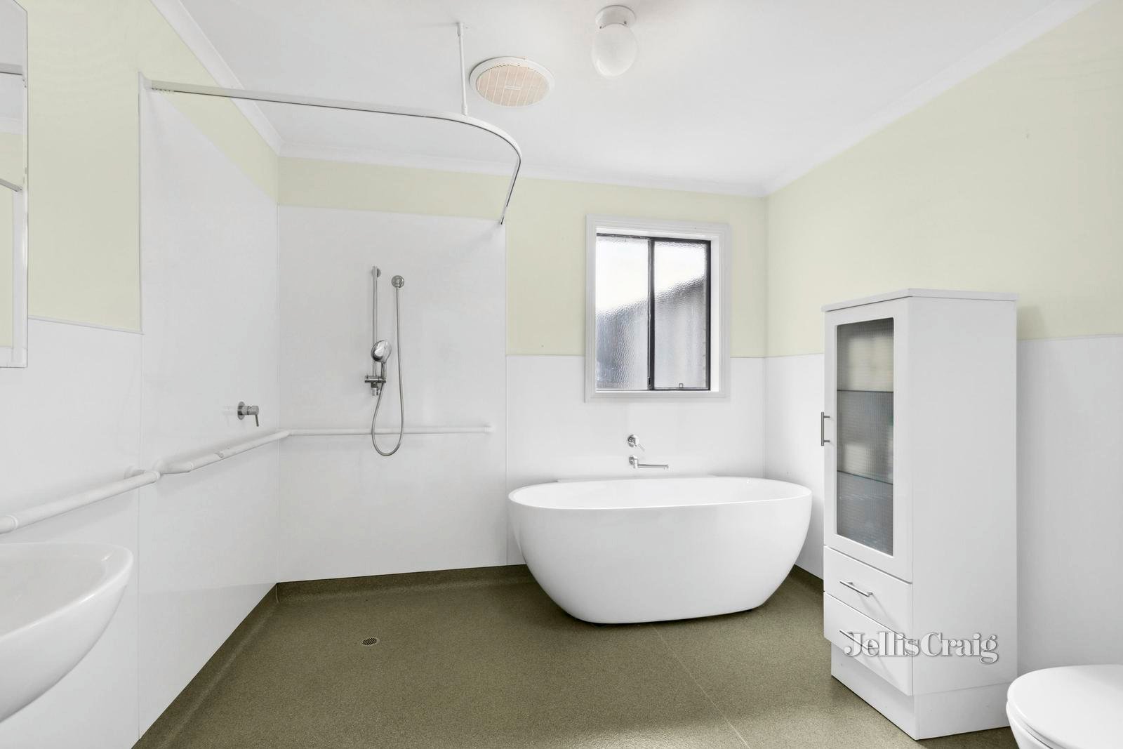 2/42 Weddell Road, North Geelong image 5