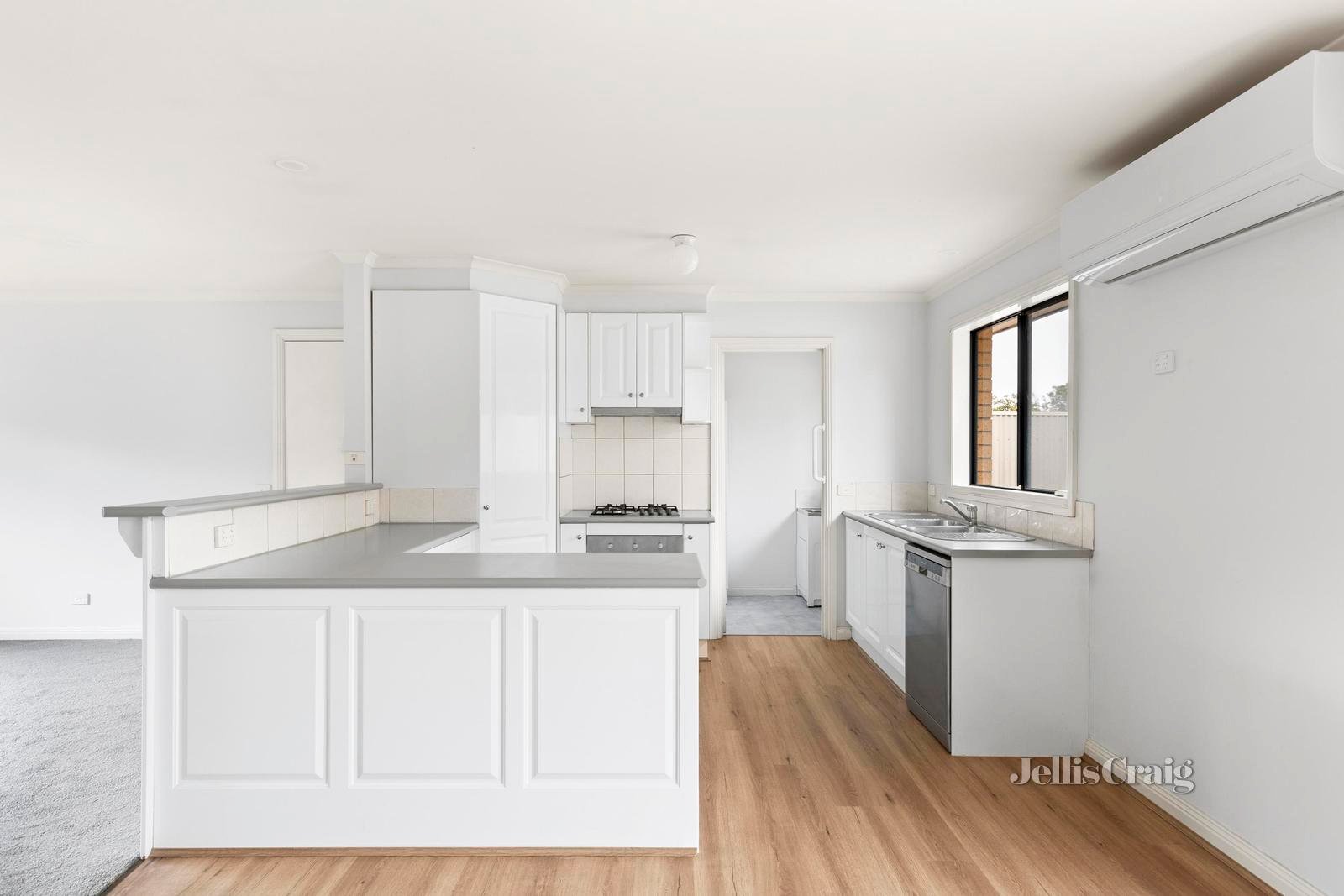 2/42 Weddell Road, North Geelong image 7