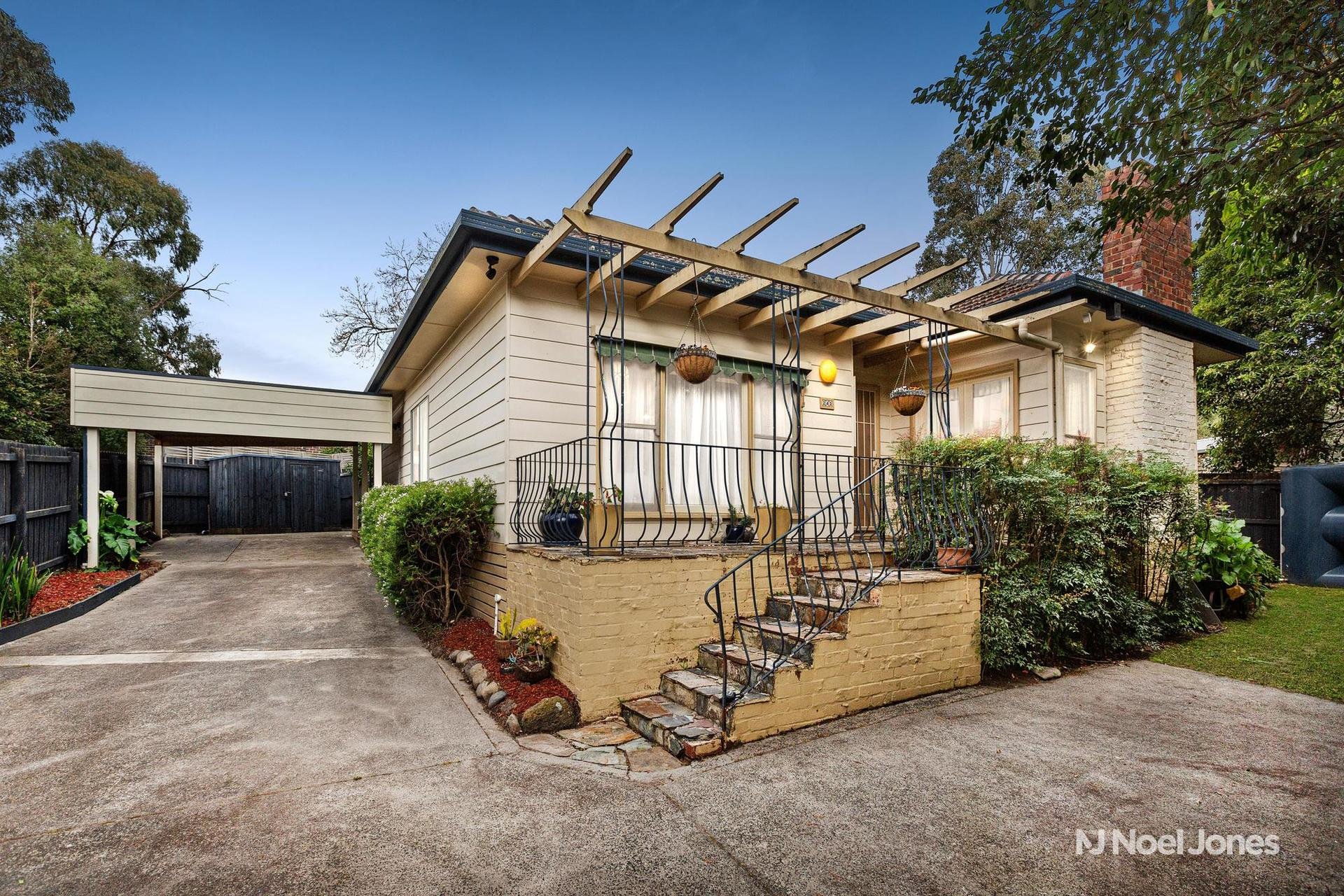 242 Yarra Road, CROYDON NORTH VIC 3136 Noel Jones