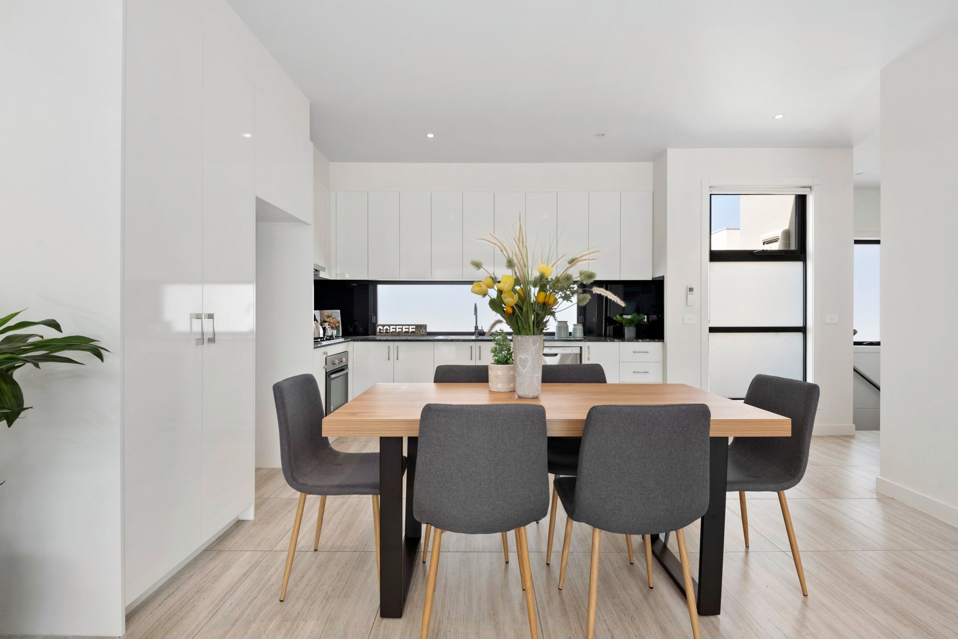 Property Gallery Thumbnail 3