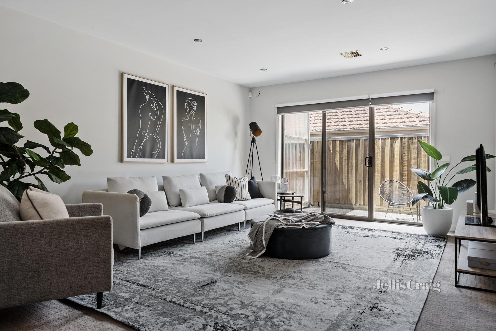 2/43 Brosnan Crescent, Strathmore image 2