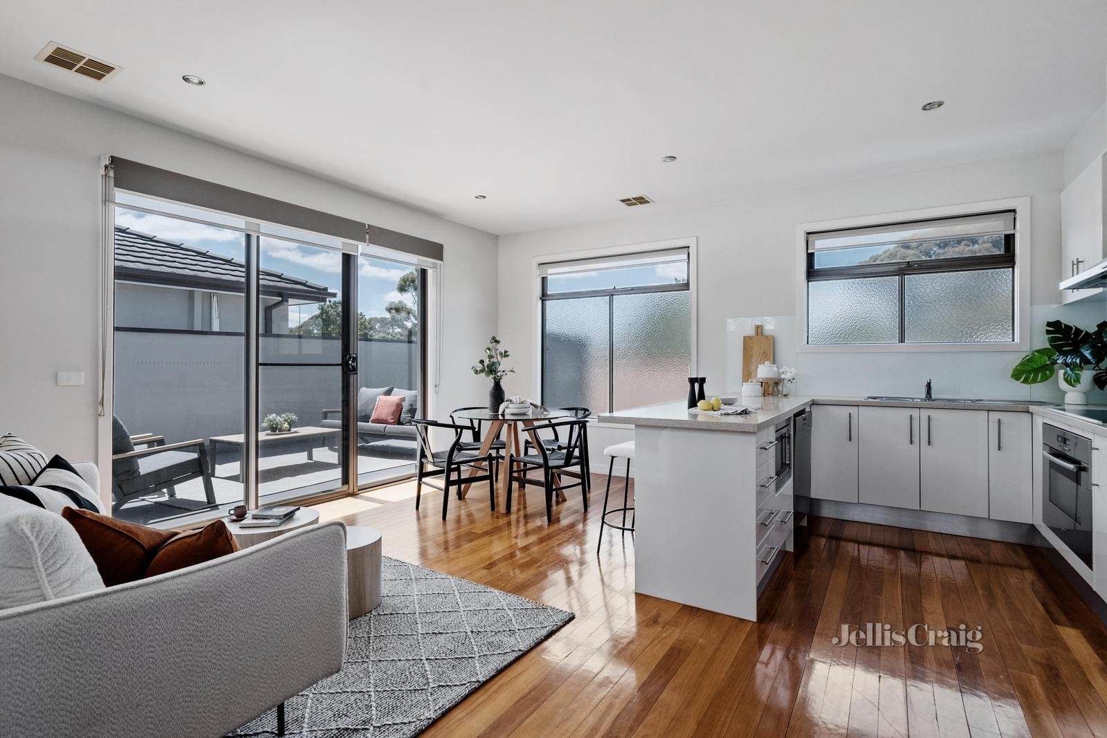 2/43 Brosnan Crescent, Strathmore image 12