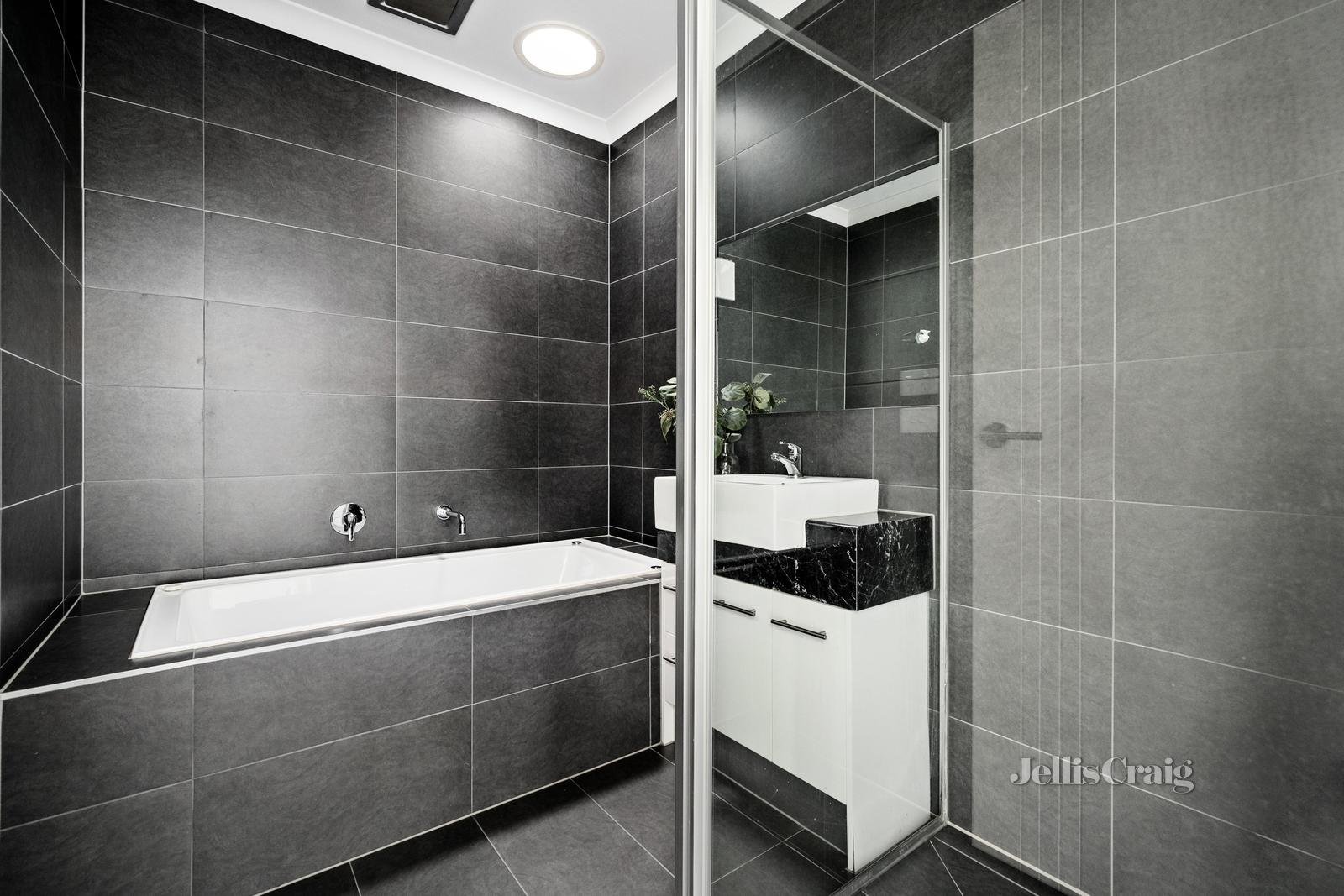 2/43 Brosnan Crescent, Strathmore image 21