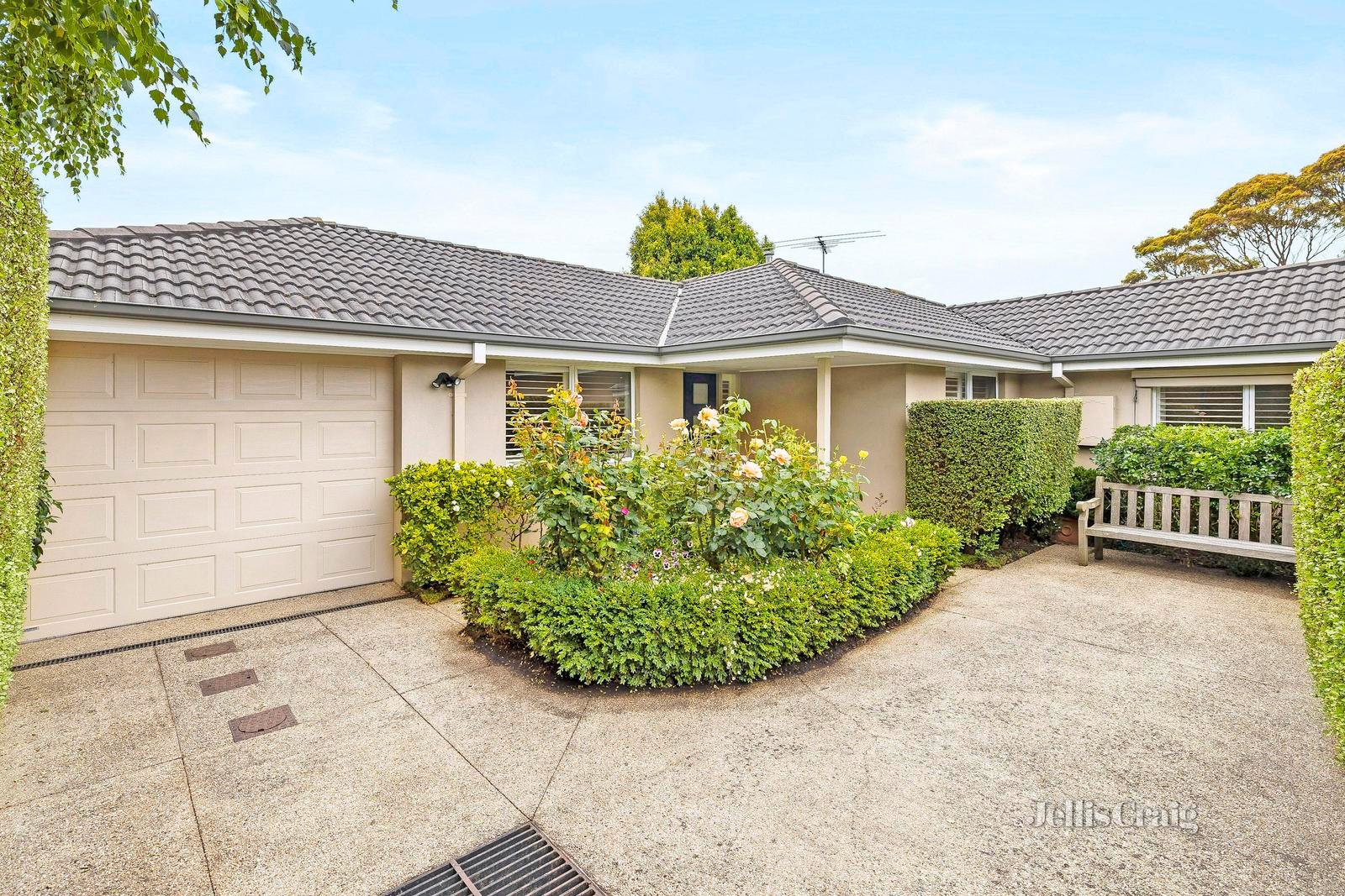 2/43 Colstan Court, Mount Eliza image 1