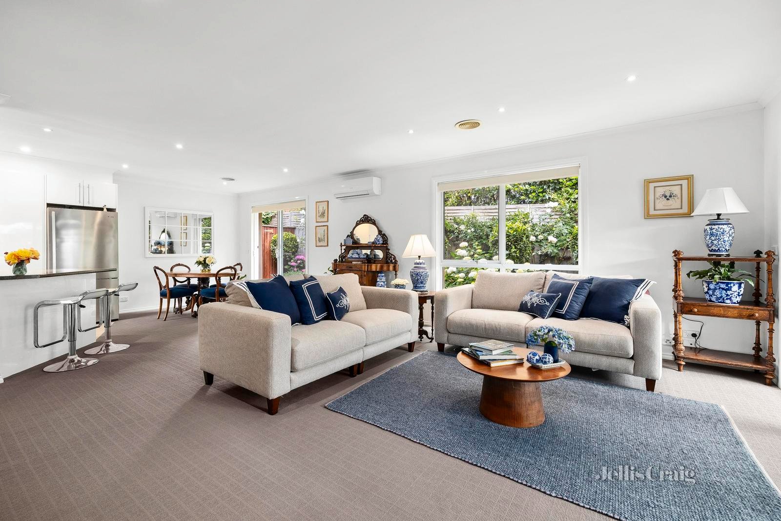 2/43 Colstan Court, Mount Eliza image 2