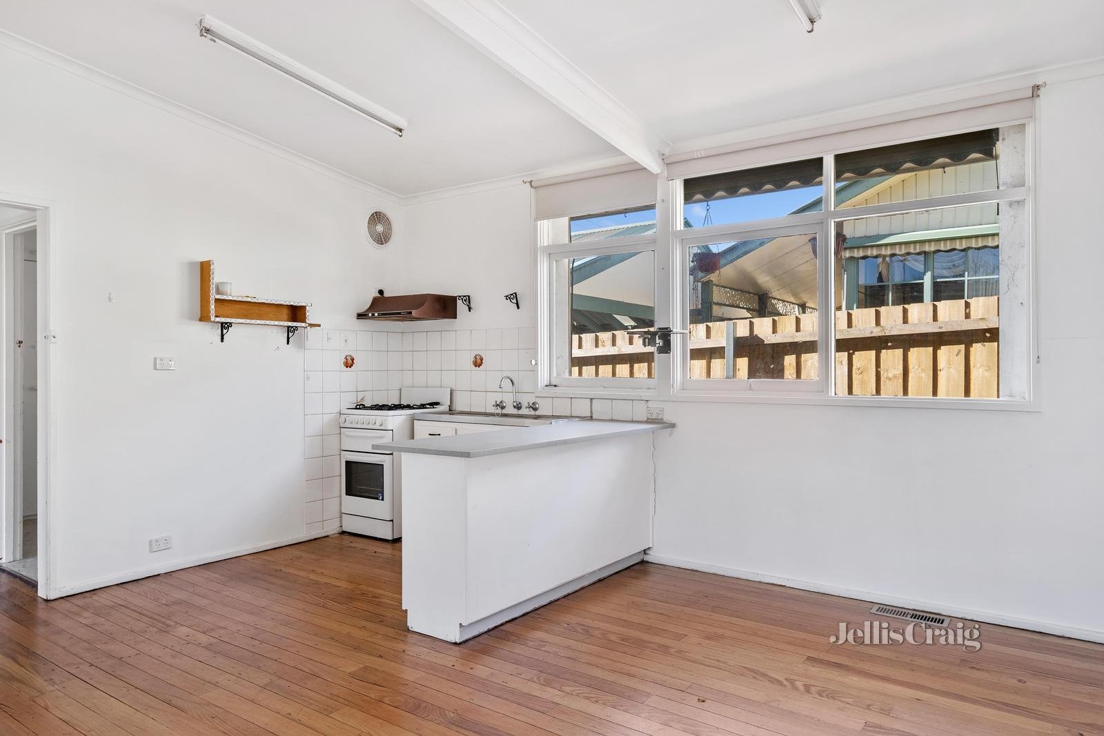 243 Nell Street West, Watsonia image 4