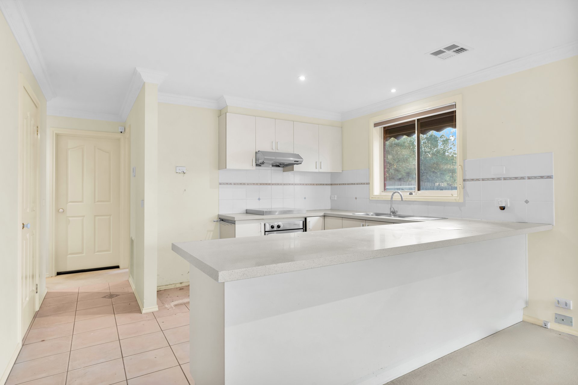 2/43 Price Avenue, Mount&nbsp;Waverley image 1