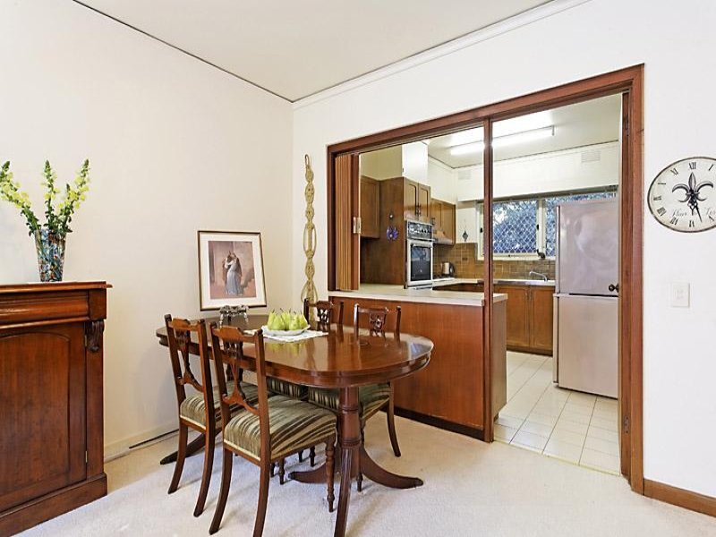 2/43 Strathalbyn Street, Kew East image 2