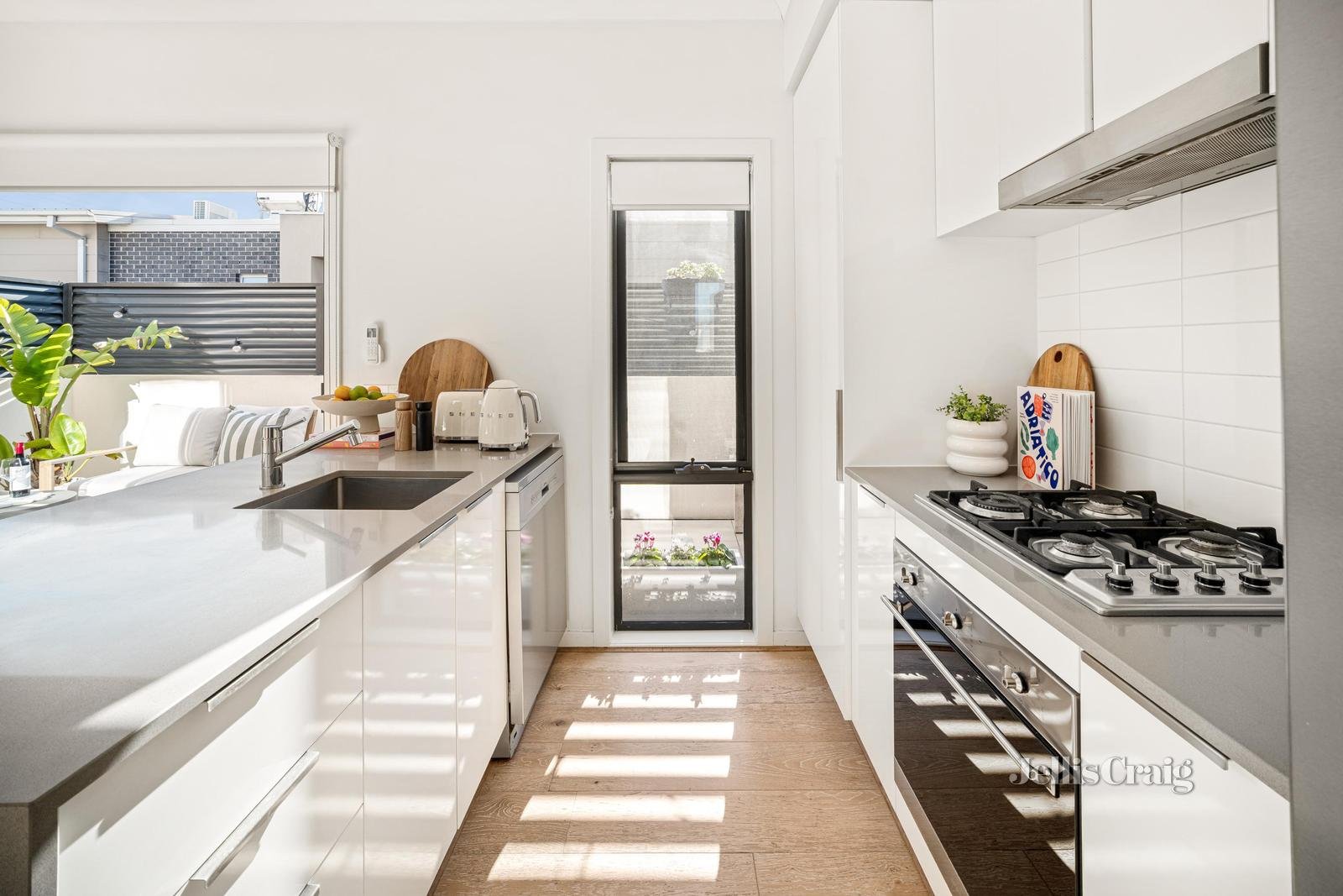 2/432 Station Street, Bonbeach image 4