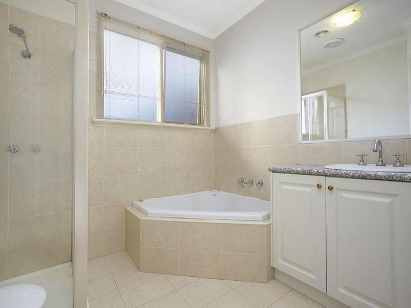Property Gallery Thumbnail 6