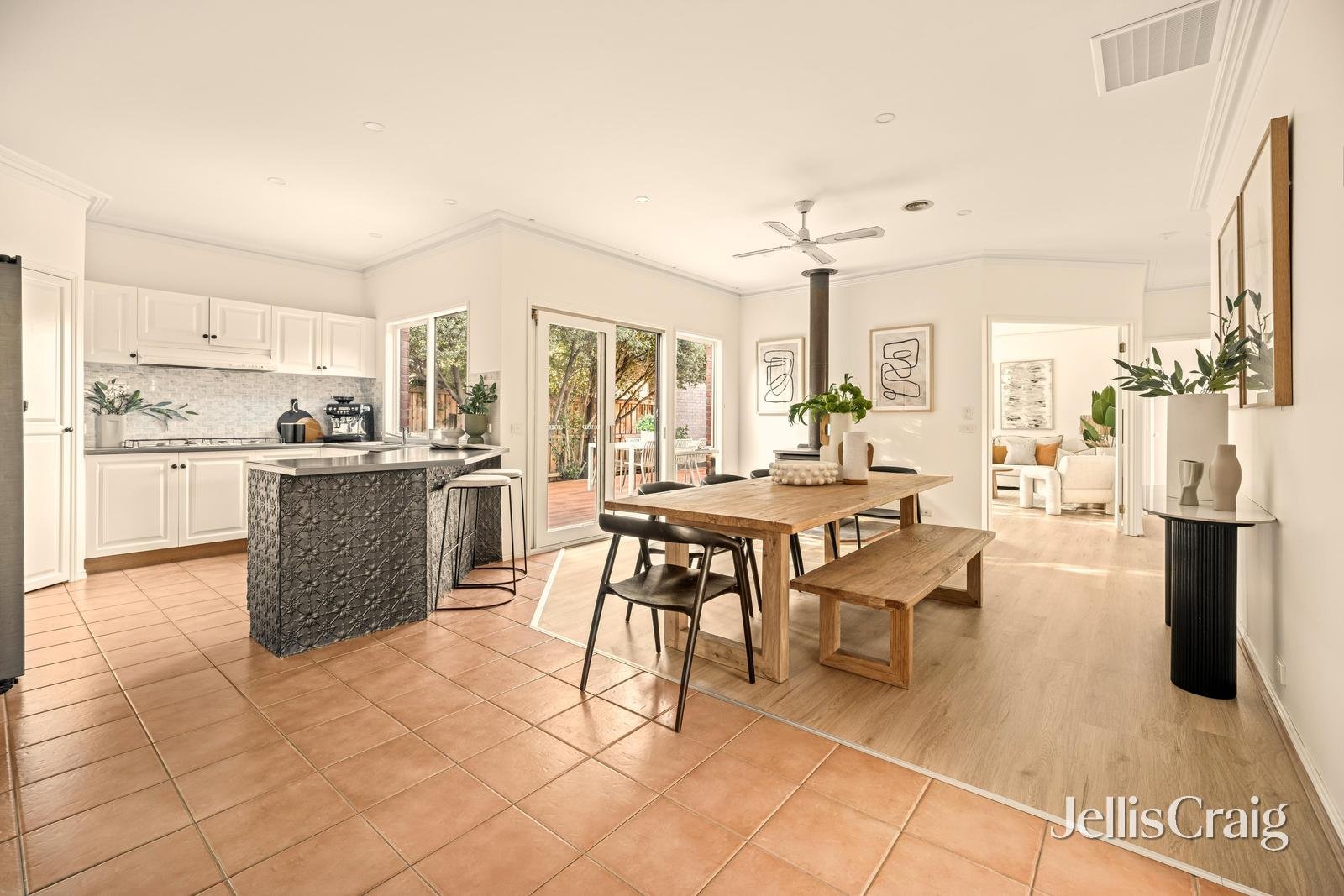 243B Como Parade East, Parkdale image 5