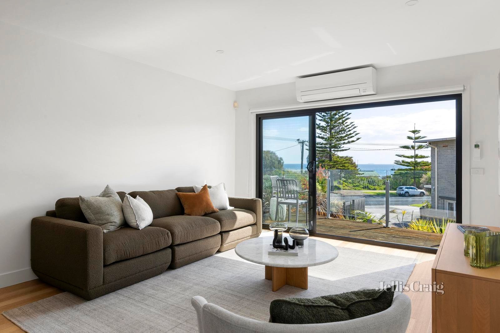 2/44 Beach Road, Hampton image 2
