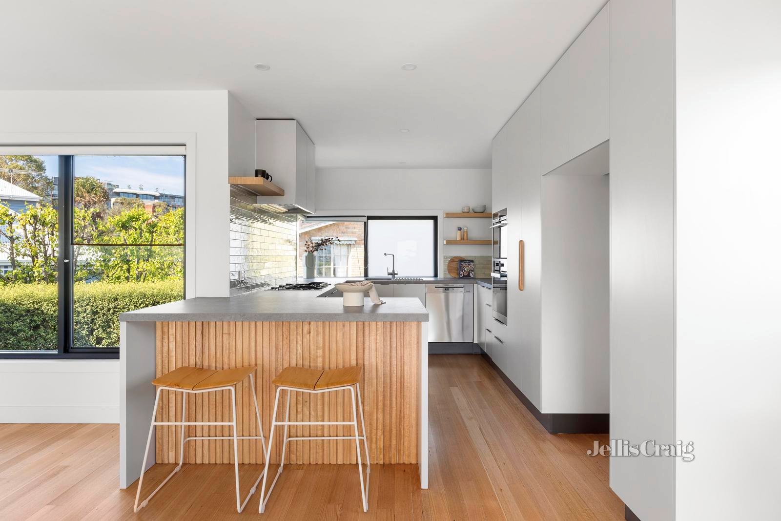 2/44 Beach Road, Hampton image 3