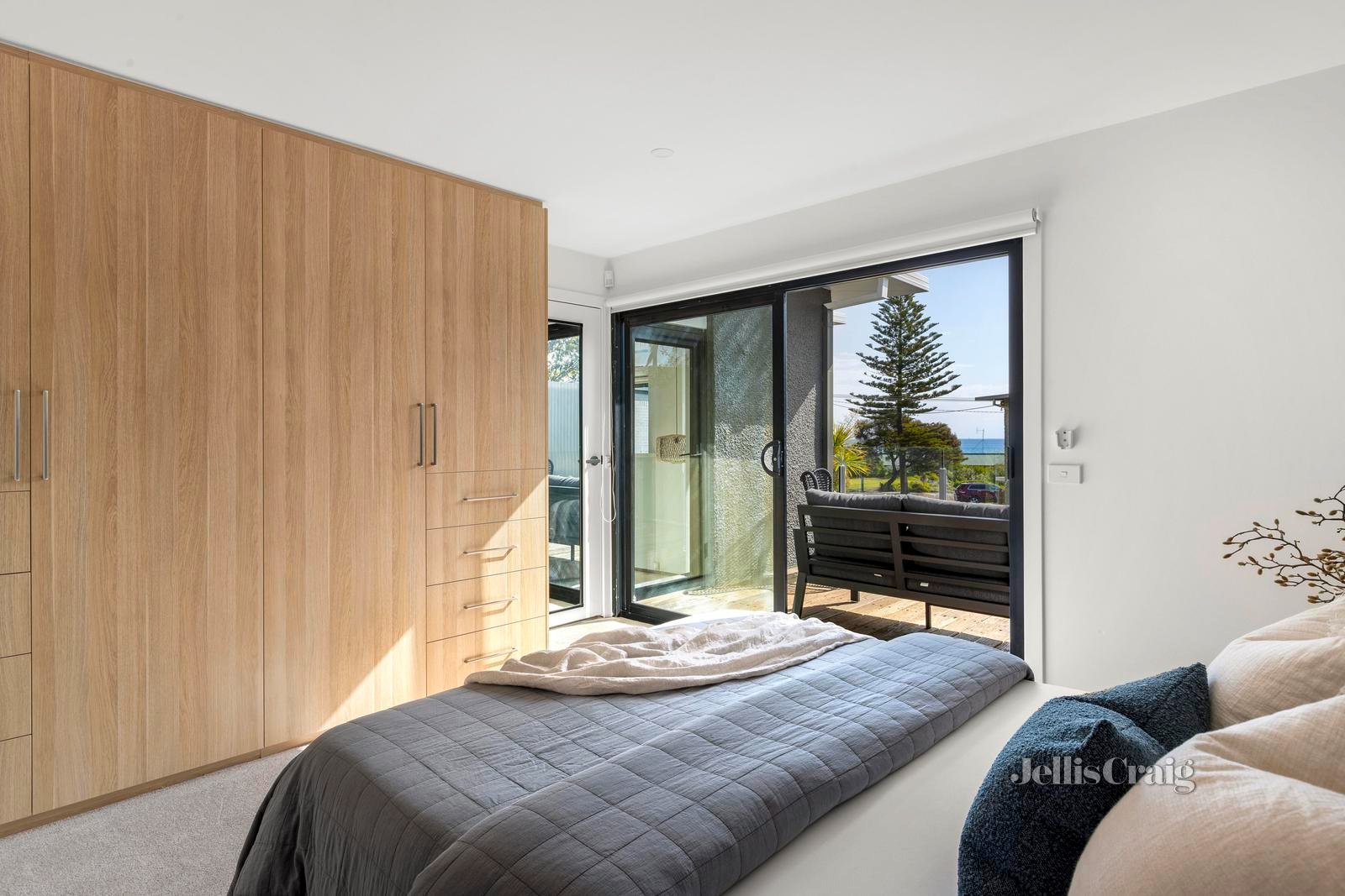2/44 Beach Road, Hampton image 11