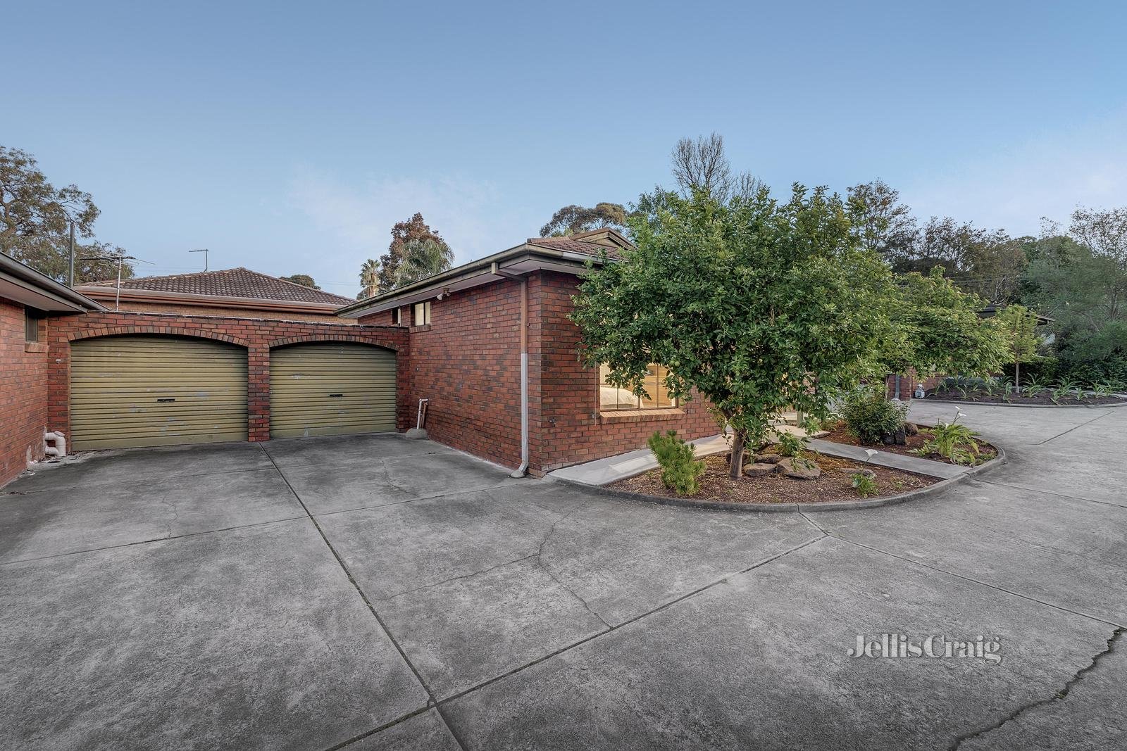 2/44 Beaufort Road, Croydon image 10