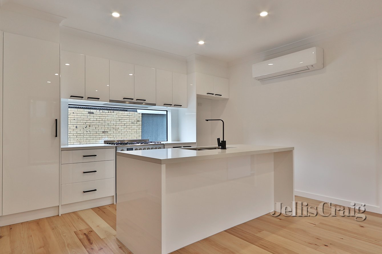 2/44 Browns Road, Clayton image 3