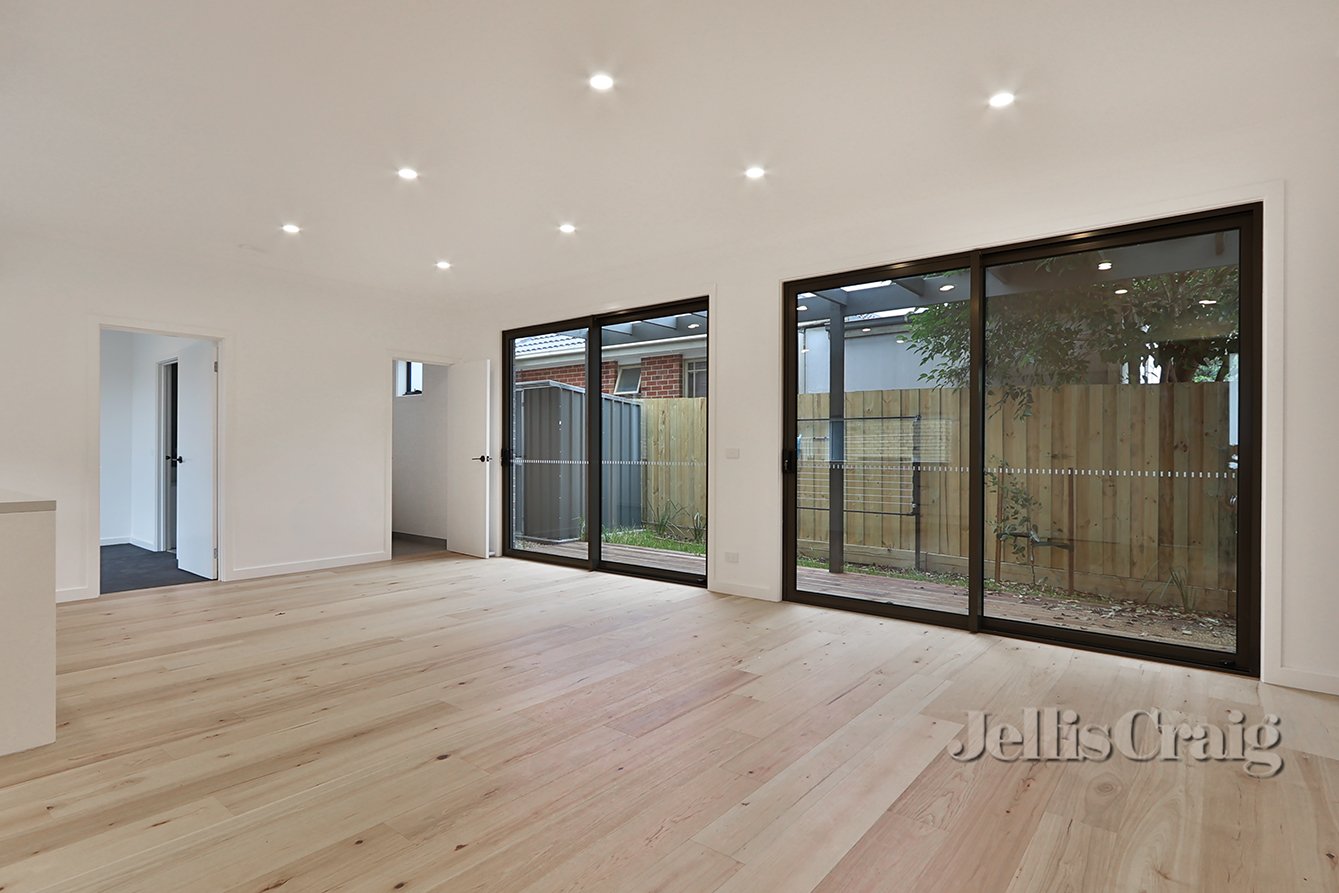 2/44 Browns Road, Clayton image 2